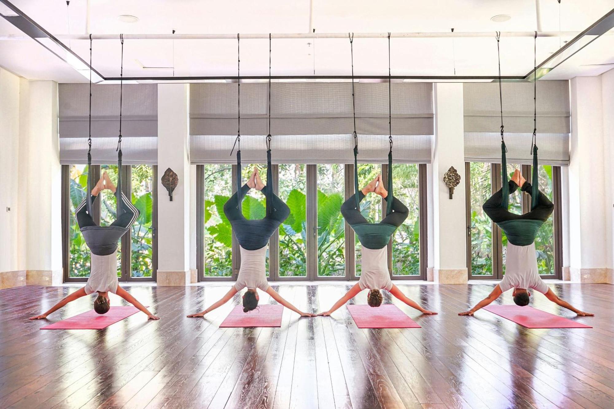 The Ritz-Carlton Bali Hotell Nusa Dua  Exteriör bild Antigravity Aerial Yoga